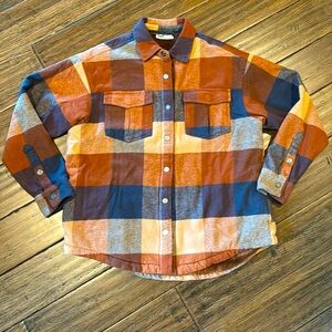 Jetty lined long sleeve snap shirt. Size Small.